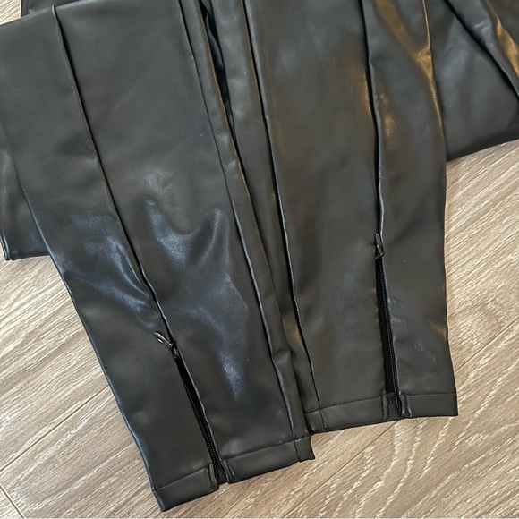 COPY - Black Faux Leather Pants With Zip Slit Abercrombie Size Small - Picture 2 of 5